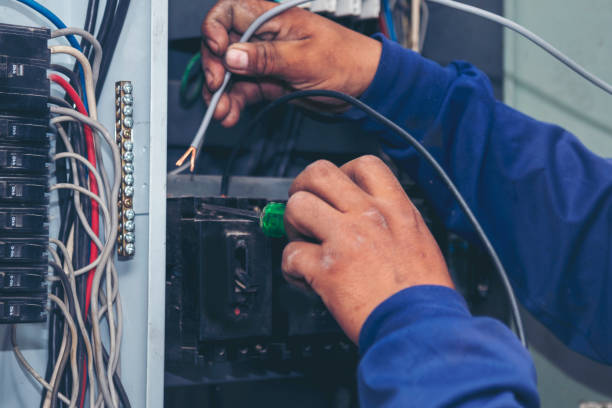 Best Circuit Breaker Repair  in Dinuba, CA